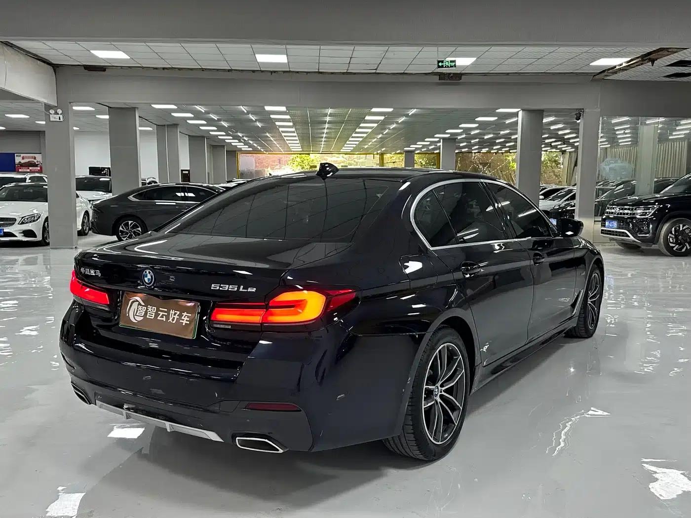 BMW 5 Series PHEV 2022 535Le M Sport Package — миниатюра 9
