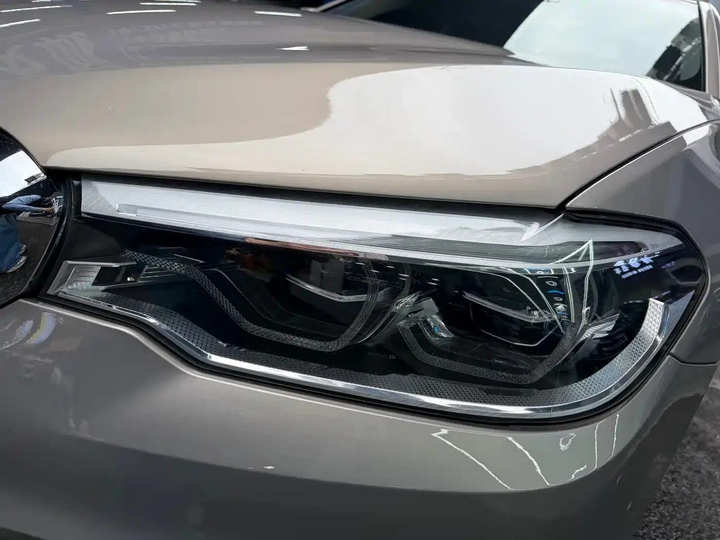 BMW 5 Series PHEV 2019 530Le Luxury Package — миниатюра 4
