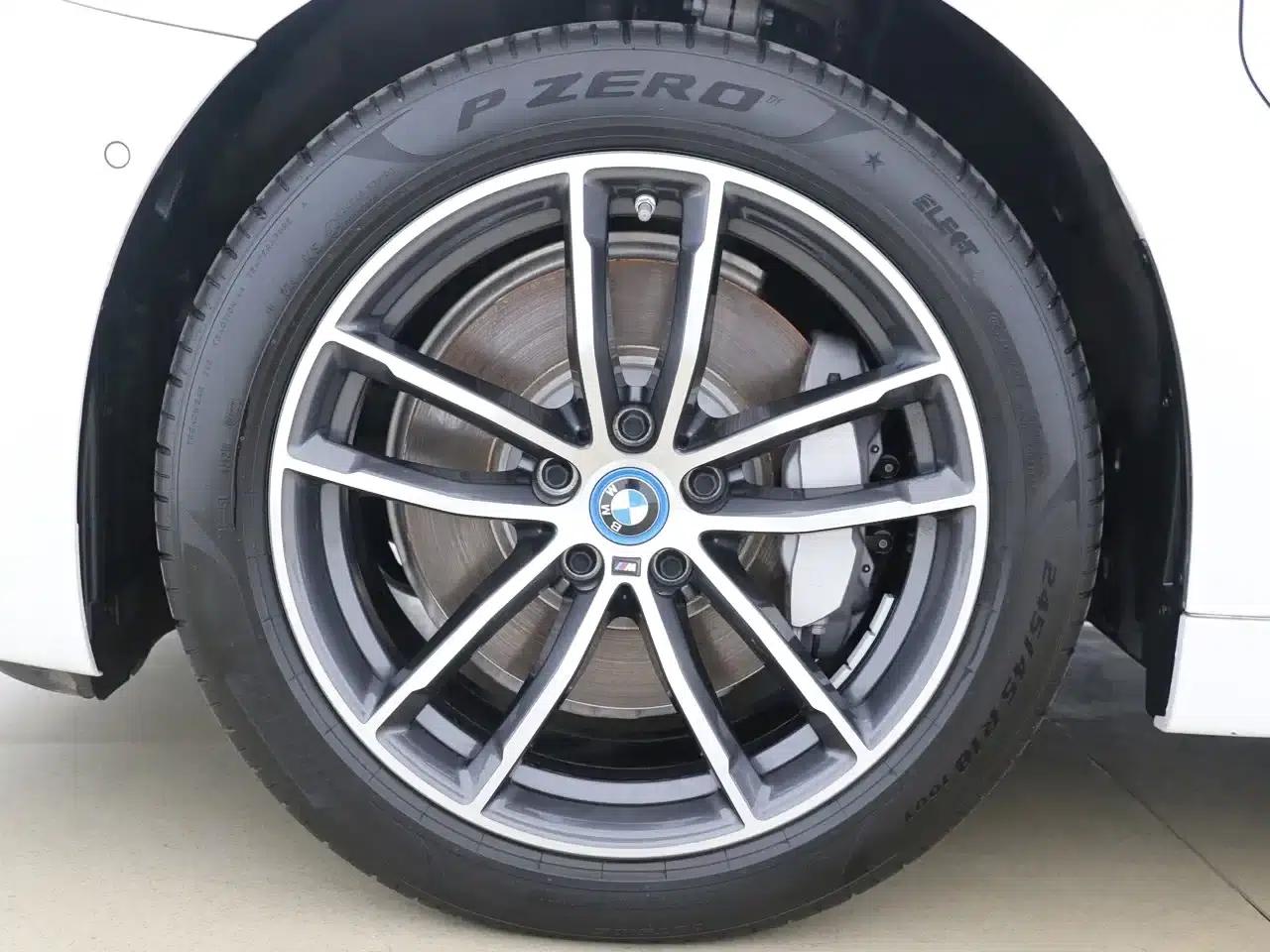 BMW 5 Series PHEV 2022 535Le M Sport Package — миниатюра 13