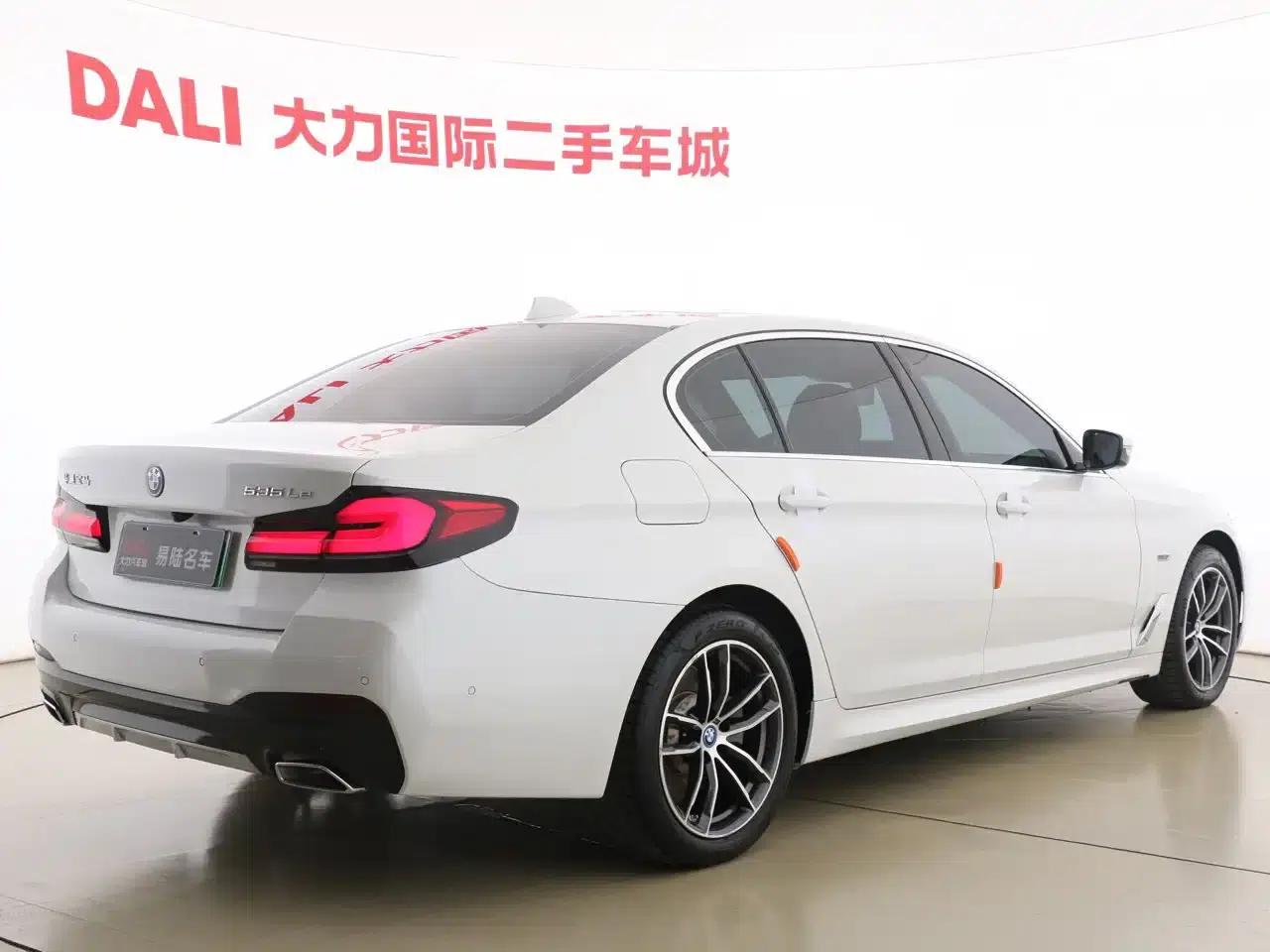 BMW 5 Series PHEV 2022 535Le M Sport Package — миниатюра 14