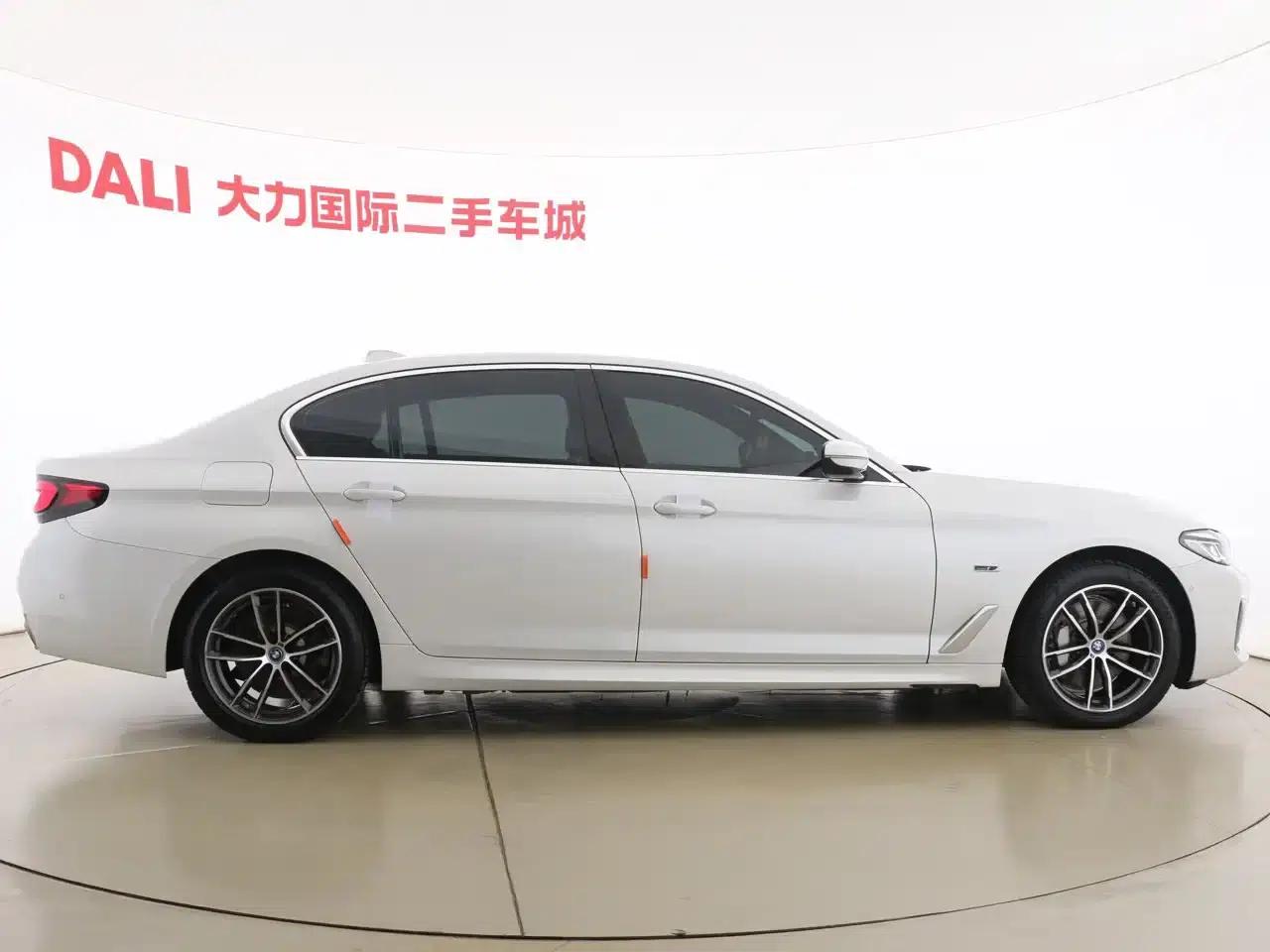 BMW 5 Series PHEV 2022 535Le M Sport Package — миниатюра 4