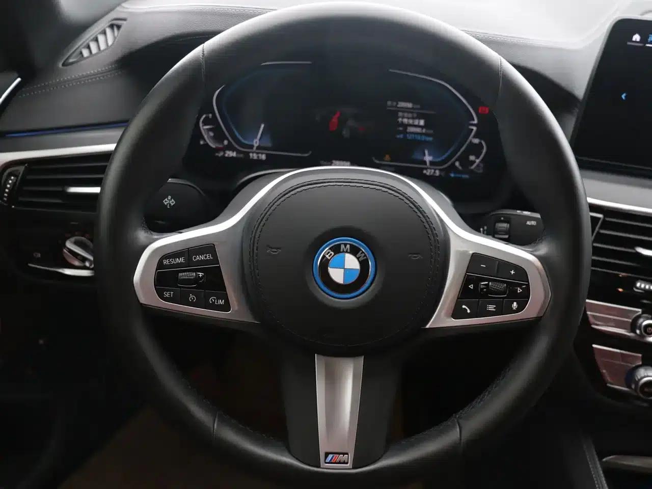 BMW 5 Series PHEV 2022 535Le M Sport Package — миниатюра 9