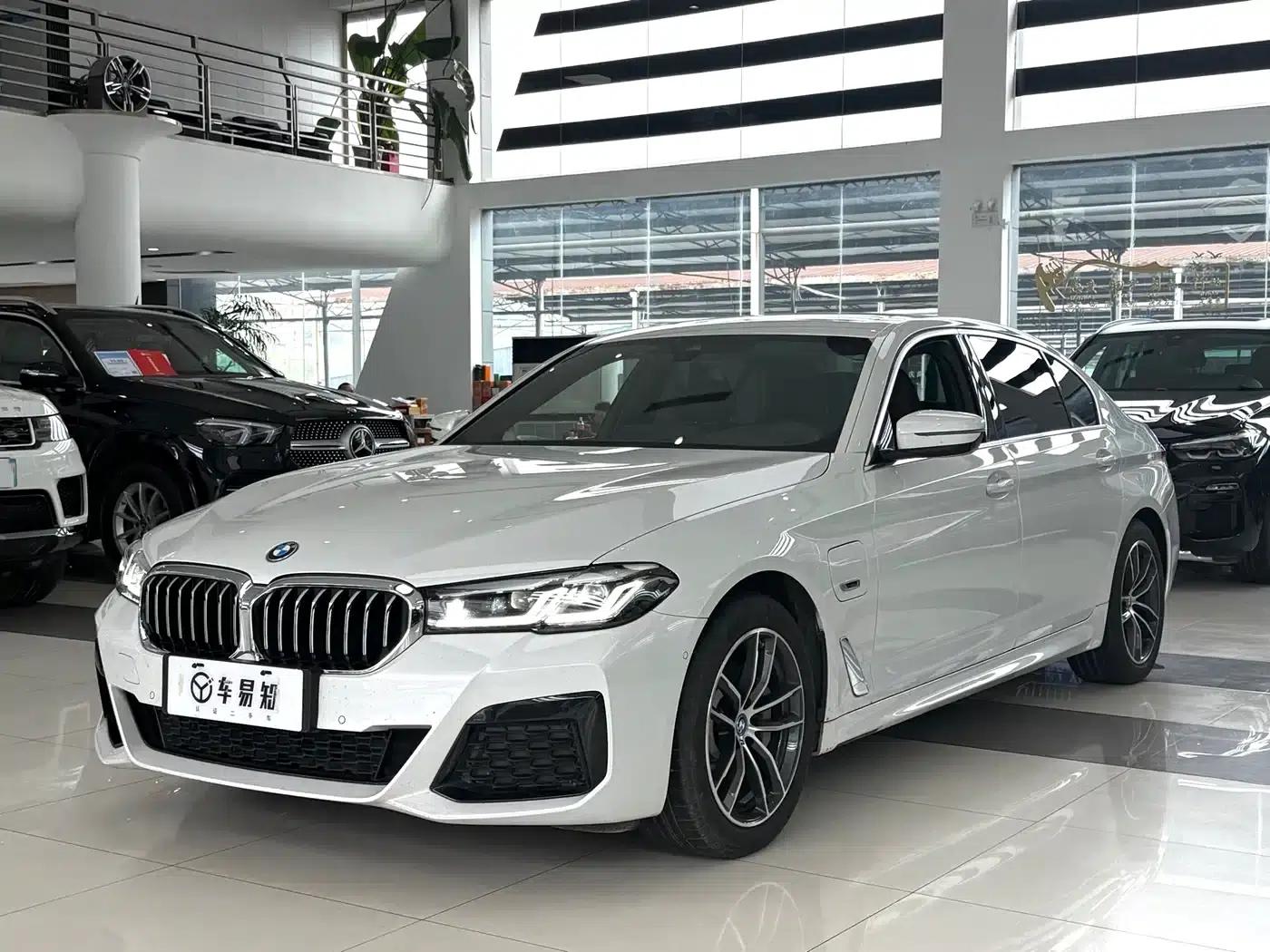 BMW 5 Series PHEV 2022 535Le M Sport Package — миниатюра 1