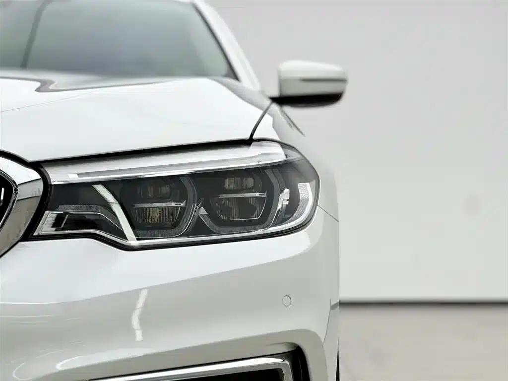 BMW 5 Series PHEV 2020 530Le Luxury Package — миниатюра 15