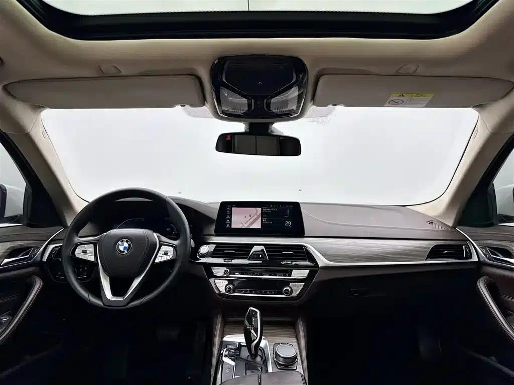 BMW 5 Series PHEV 2020 530Le Luxury Package — миниатюра 8