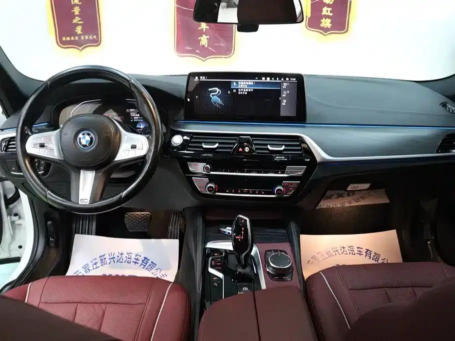 BMW 5 Series PHEV 2022 535Le M Sport Package — миниатюра 11