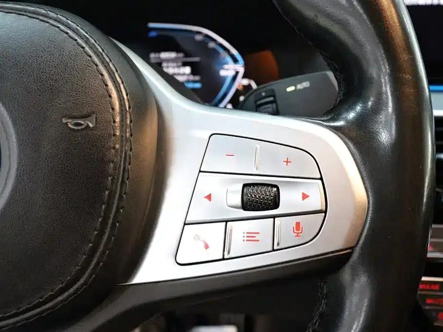 BMW 5 Series PHEV 2022 535Le M Sport Package — миниатюра 18