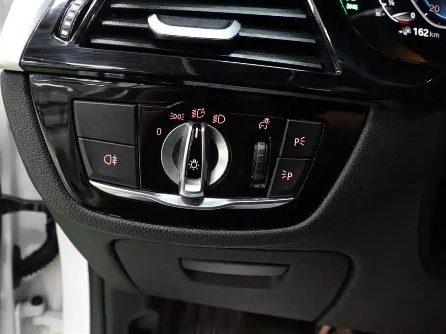 BMW 5 Series PHEV 2022 535Le M Sport Package — миниатюра 20