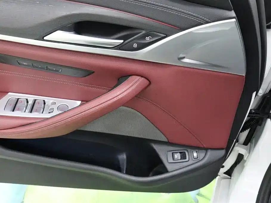 BMW 5 Series PHEV 2022 535Le M Sport Package — миниатюра 21