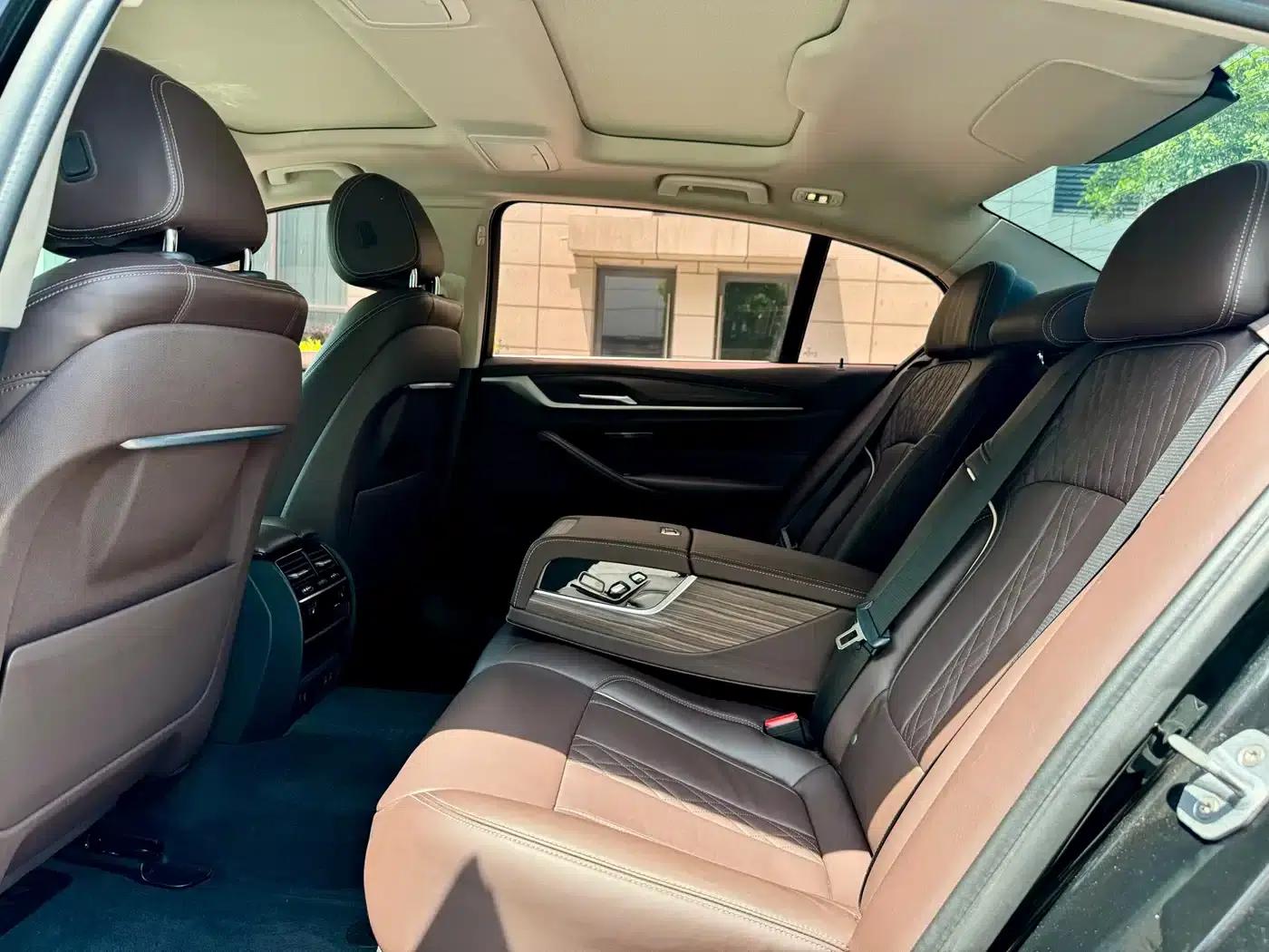 BMW 5 Series PHEV 2020 530Le Luxury Package — миниатюра 9