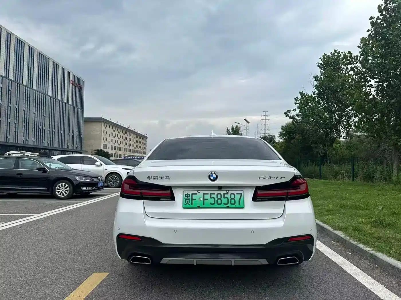 BMW 5 Series PHEV 2021 535Le Pioneer Edition M Sport Package — миниатюра 11