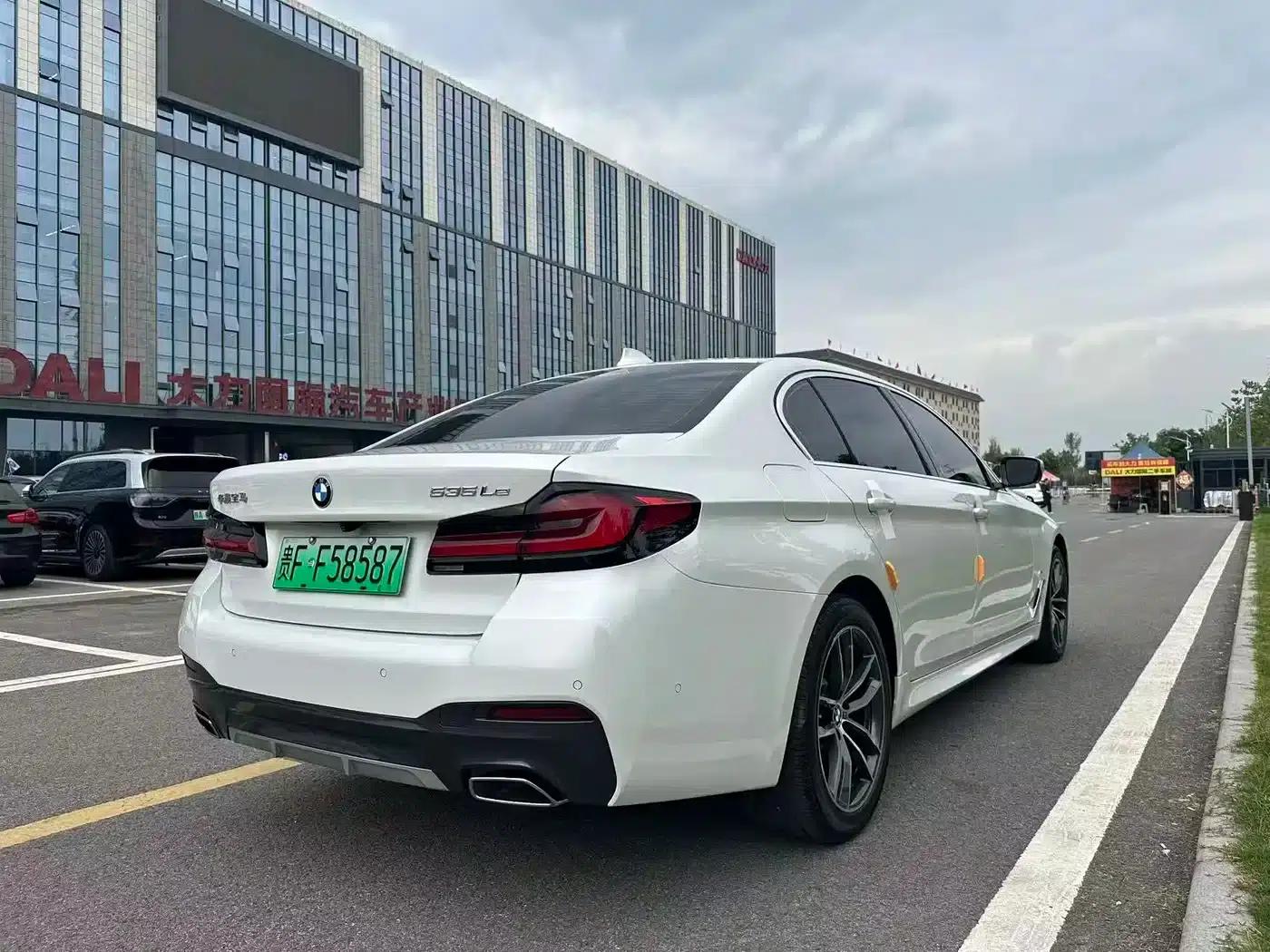BMW 5 Series PHEV 2021 535Le Pioneer Edition M Sport Package — миниатюра 12