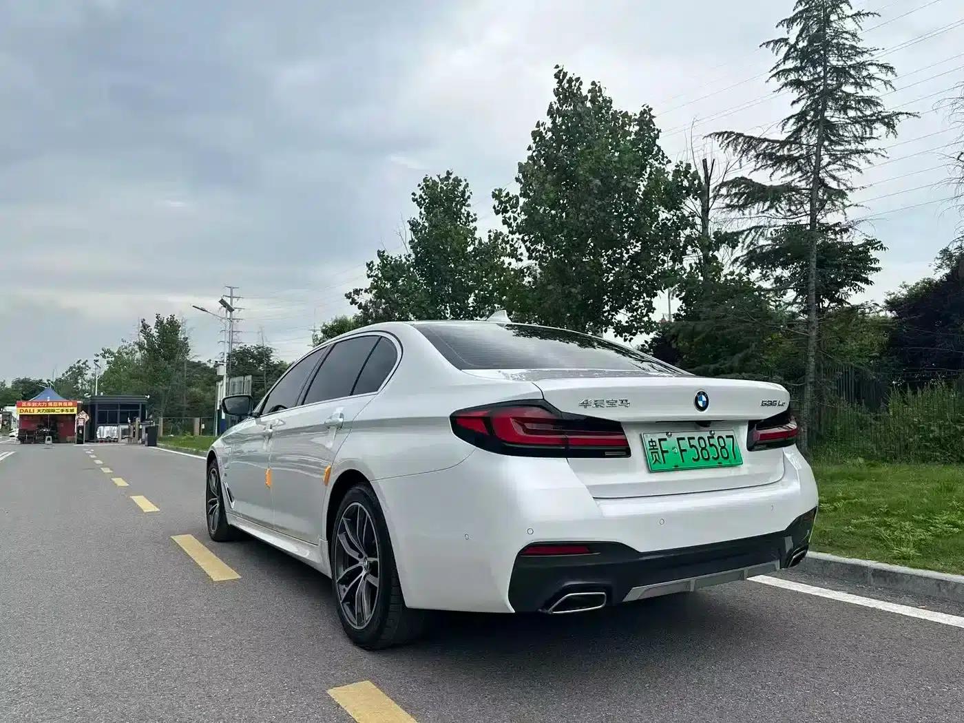 BMW 5 Series PHEV 2021 535Le Pioneer Edition M Sport Package — миниатюра 13