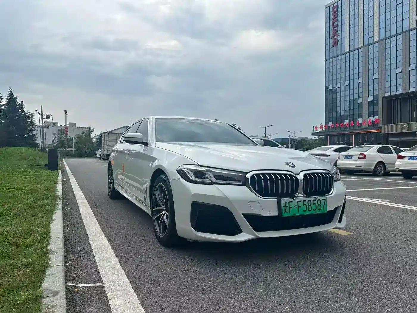 BMW 5 Series PHEV 2021 535Le Pioneer Edition M Sport Package — миниатюра 3