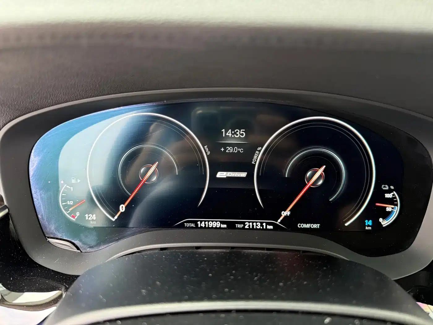 BMW 5 Series PHEV 2019 530Le Luxury Package — миниатюра 12