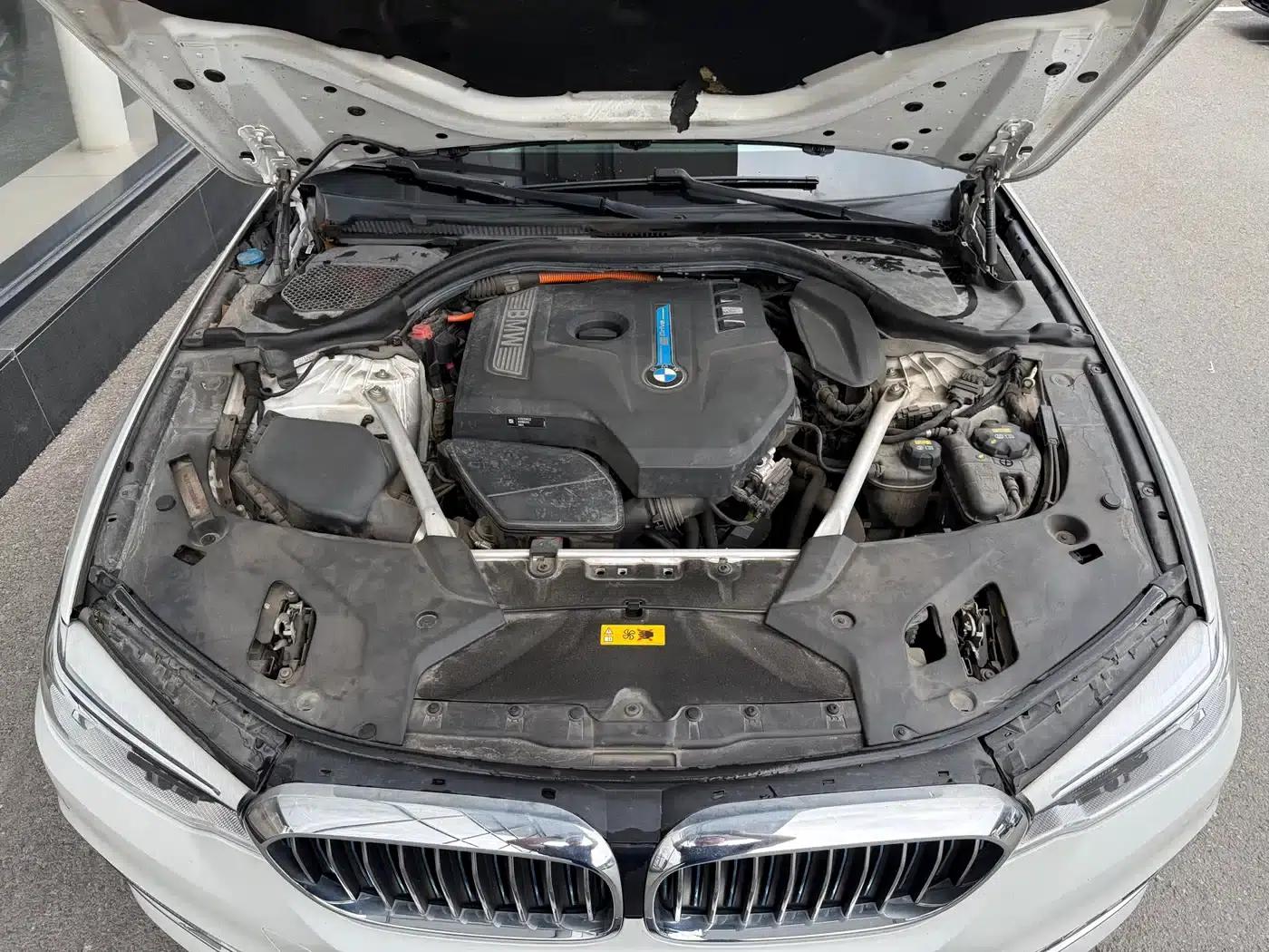 BMW 5 Series PHEV 2019 530Le Luxury Package — миниатюра 14