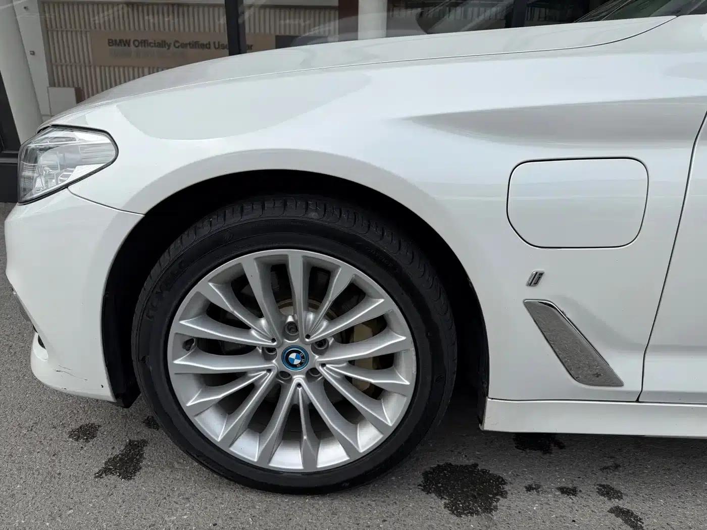 BMW 5 Series PHEV 2019 530Le Luxury Package — миниатюра 5