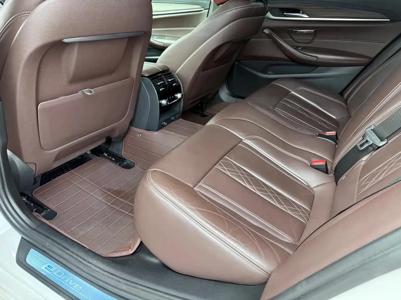 BMW 5 Series PHEV 2019 530Le Luxury Package — миниатюра 6