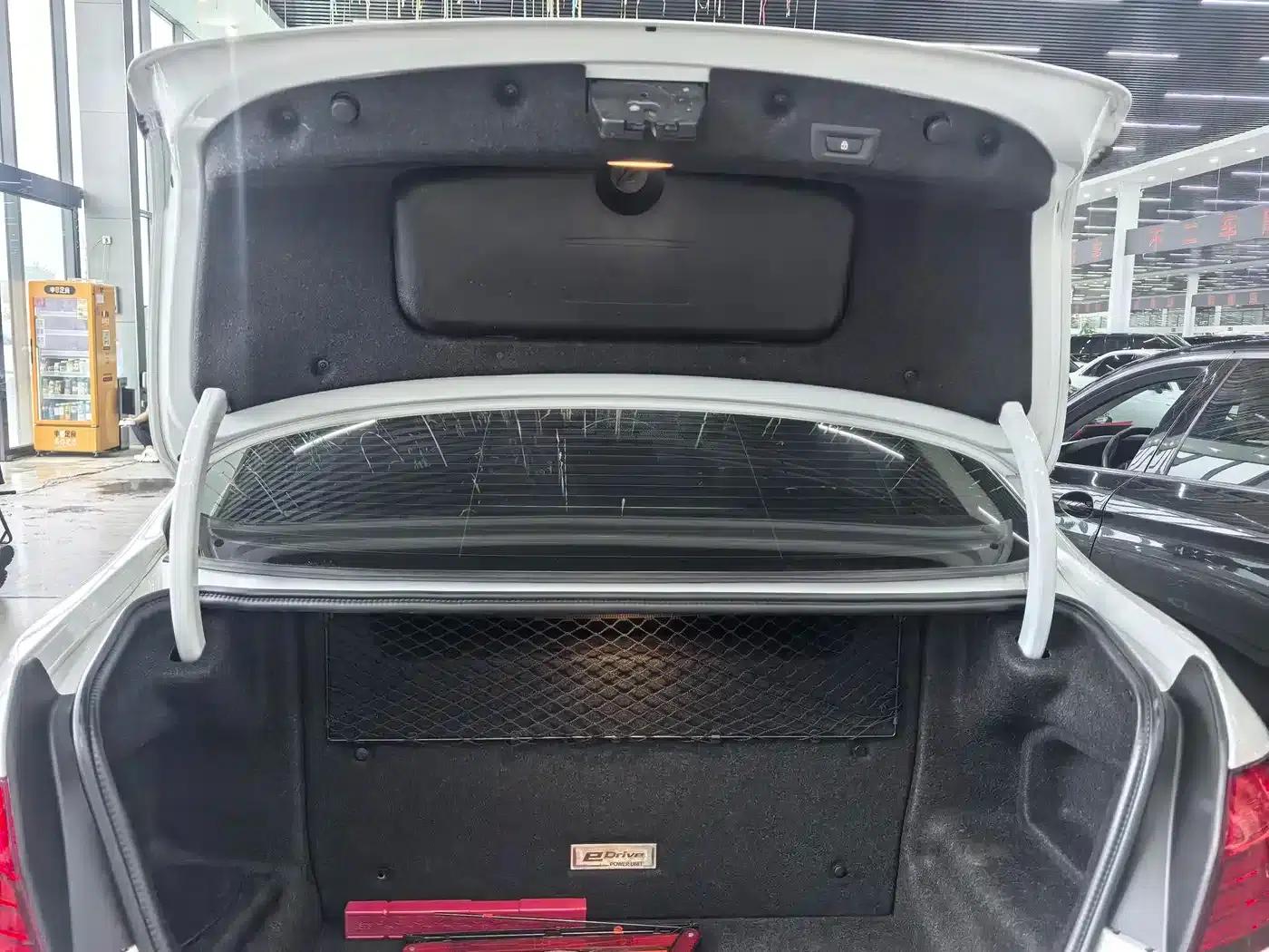 BMW 5 Series PHEV 2015 530Le — миниатюра 17