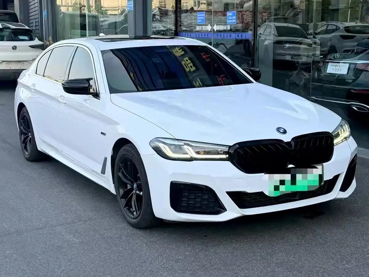 BMW 5 Series PHEV 2022 Facelift 535Le Pioneer Edition M Sport Package — миниатюра 3