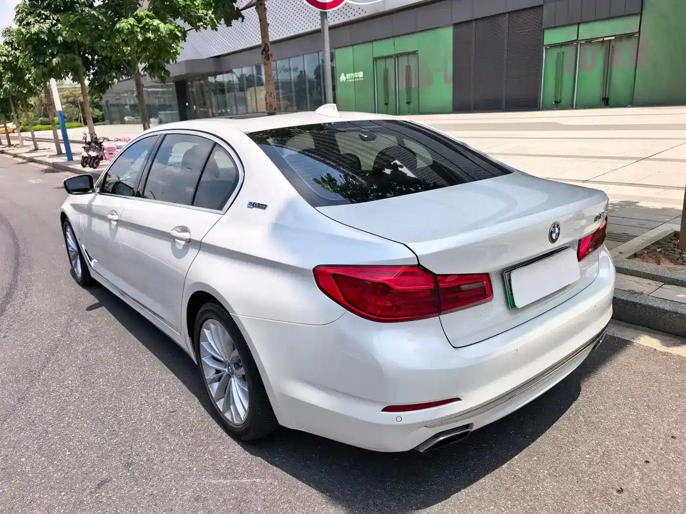 BMW 5 Series PHEV 2019 530Le Luxury Package — миниатюра 5