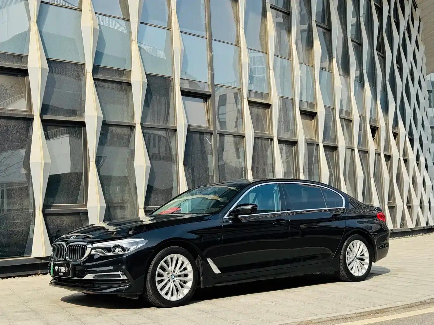BMW 5 Series PHEV 2020 Mileage Upgrade Edition 530Le Luxury Package — миниатюра 1