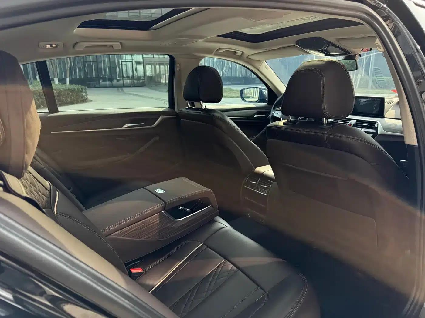 BMW 5 Series PHEV 2020 Mileage Upgrade Edition 530Le Luxury Package — миниатюра 18