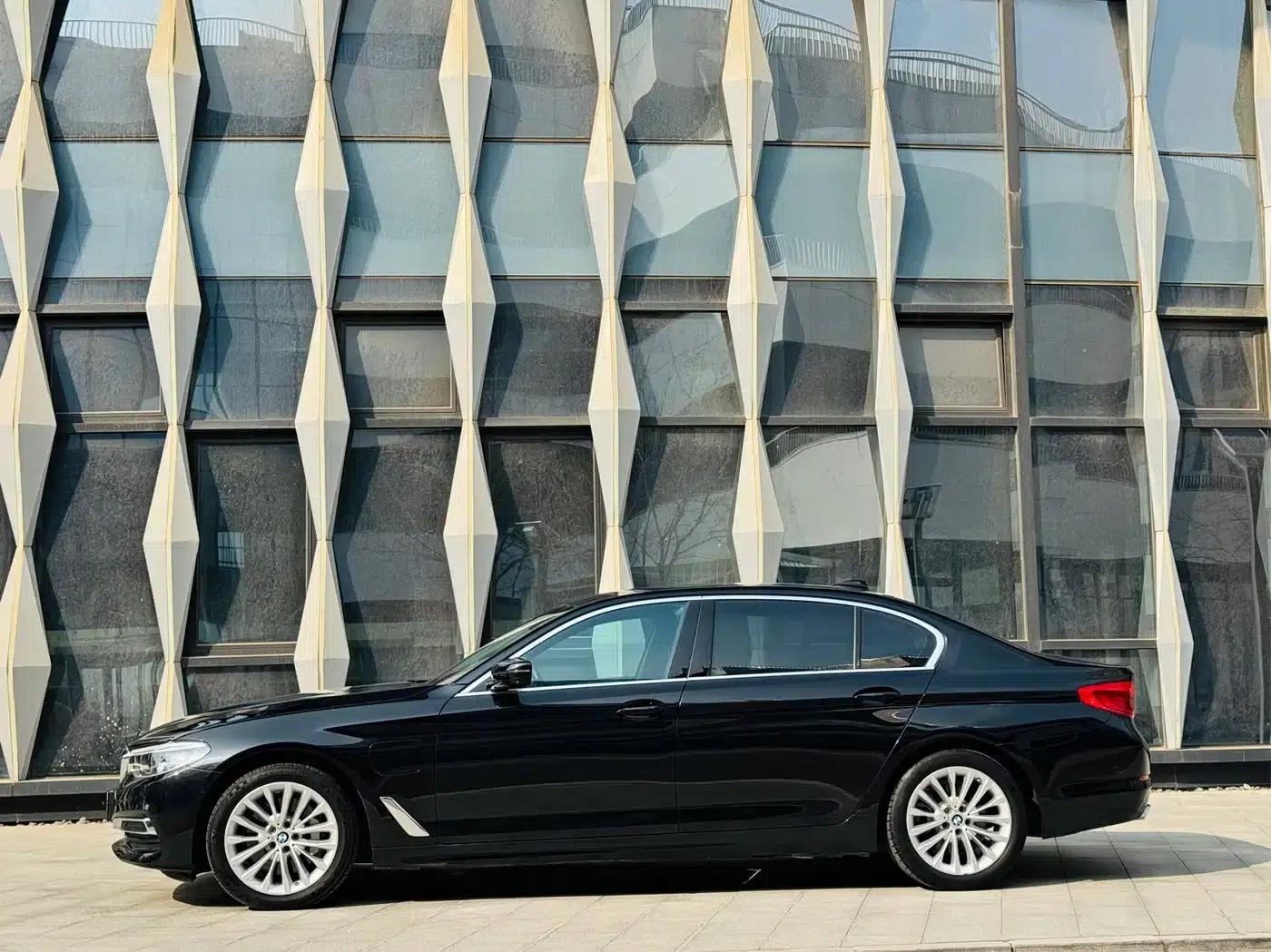 BMW 5 Series PHEV 2020 Mileage Upgrade Edition 530Le Luxury Package — миниатюра 3