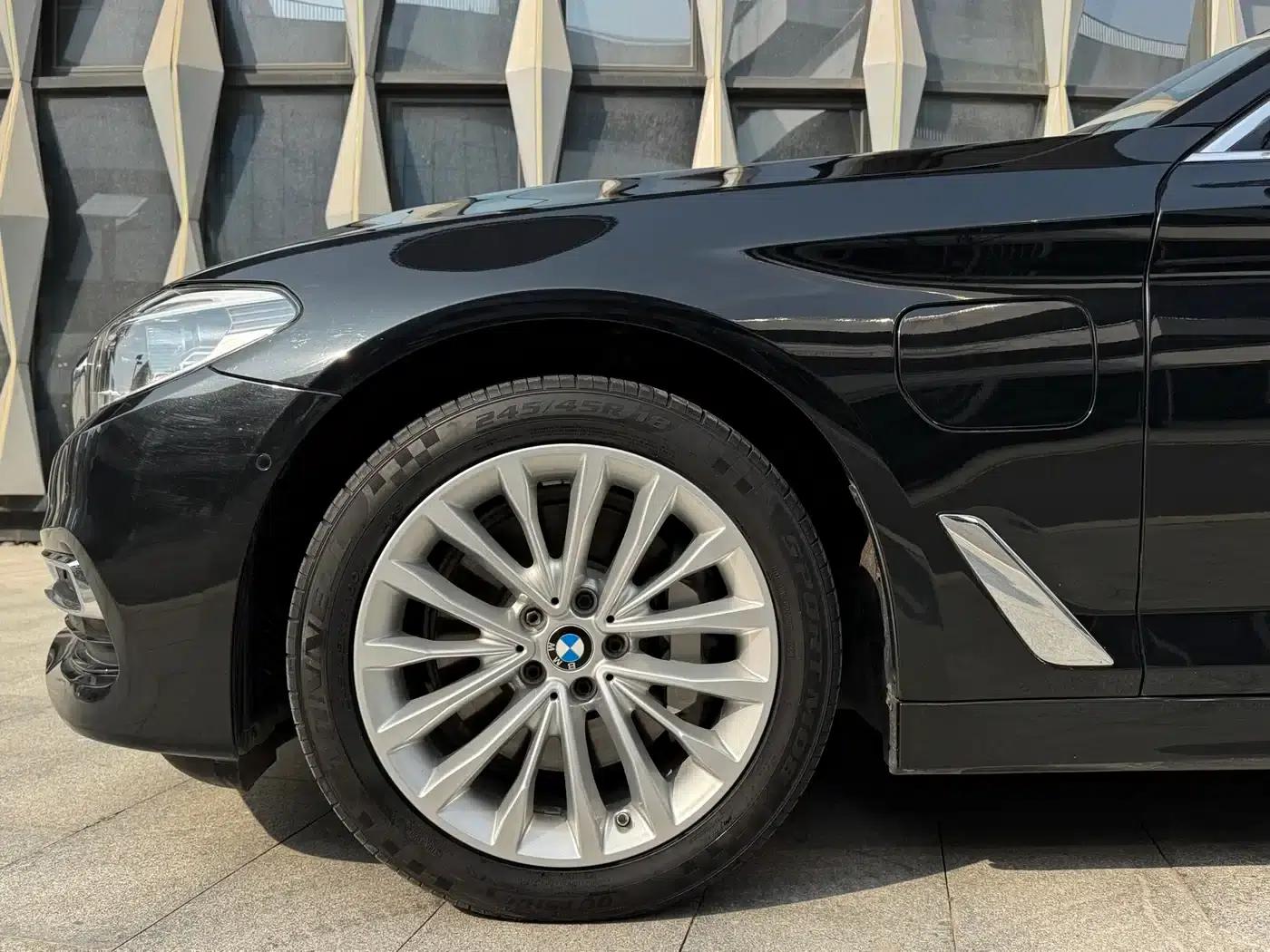 BMW 5 Series PHEV 2020 Mileage Upgrade Edition 530Le Luxury Package — миниатюра 4