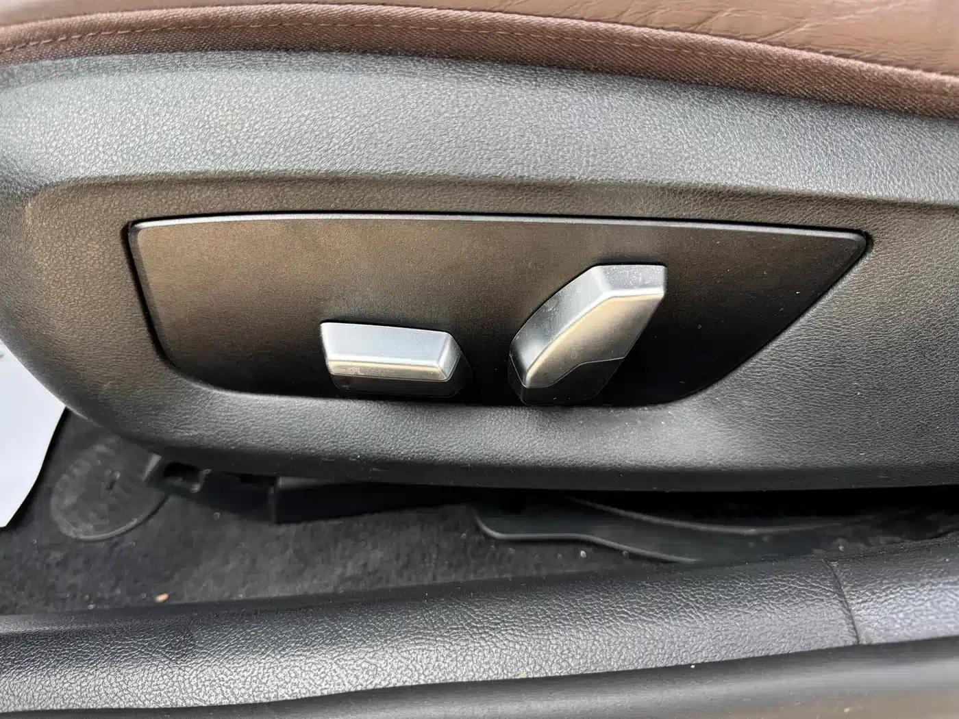 BMW 5 Series PHEV 2020 Mileage Upgrade Edition 530Le Luxury Package — миниатюра 7