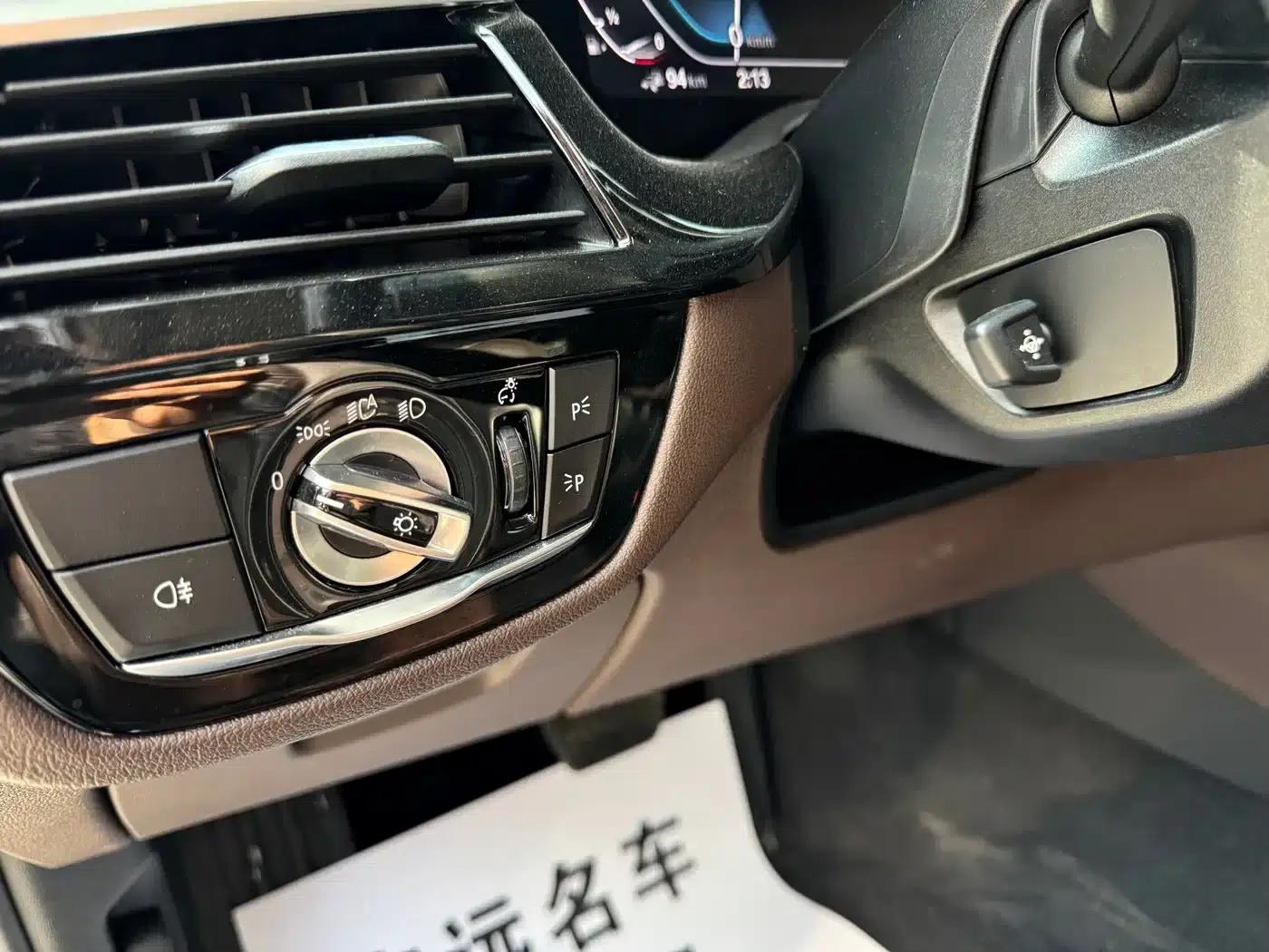 BMW 5 Series PHEV 2020 Mileage Upgrade Edition 530Le Luxury Package — миниатюра 8