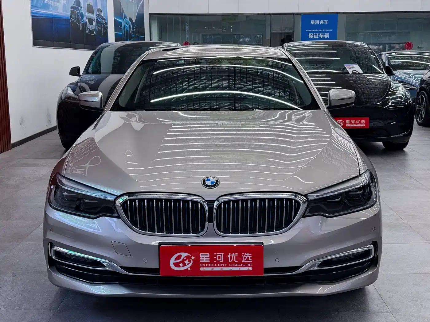 BMW 5 Series PHEV 2019 530Le Luxury Package — миниатюра 2