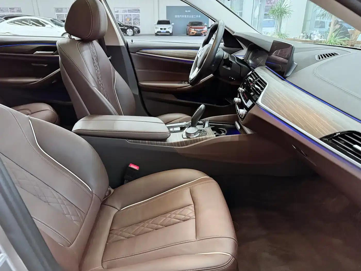 BMW 5 Series PHEV 2019 530Le Luxury Package — миниатюра 17
