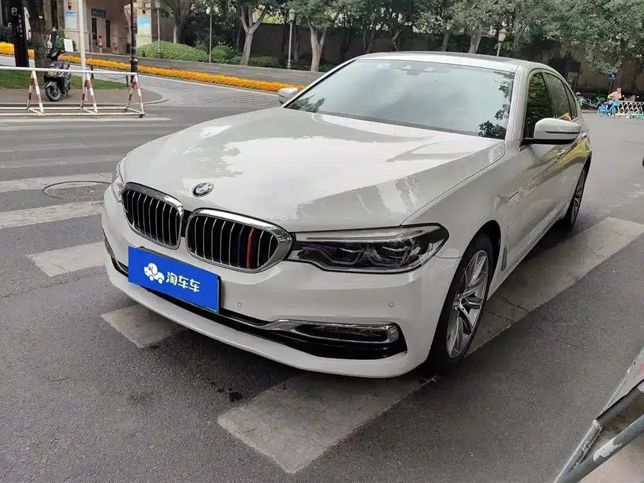 BMW 5 Series PHEV 2019 530Le Luxury Package — миниатюра 1