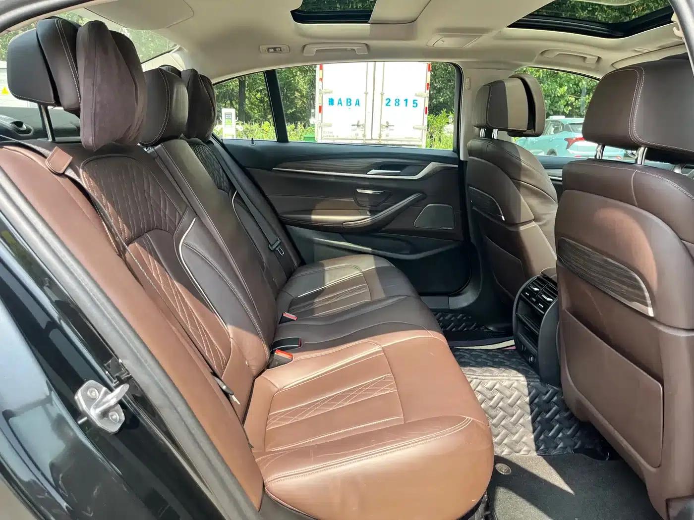 BMW 5 Series PHEV 2019 530Le Pioneer Edition — миниатюра 16
