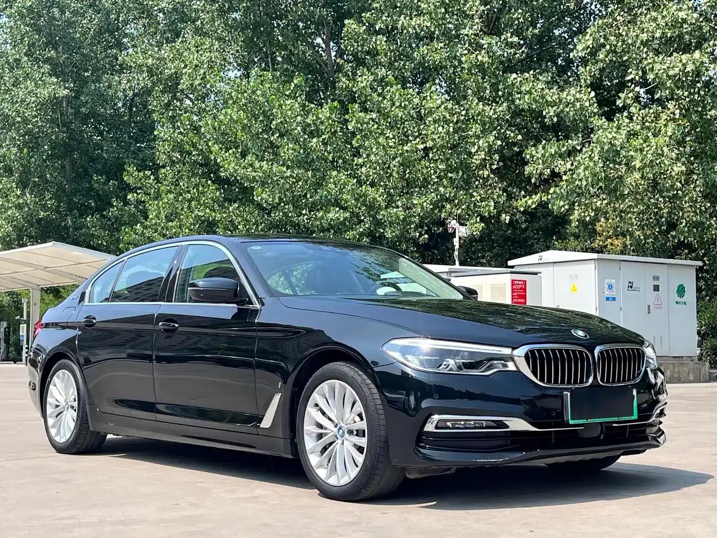BMW 5 Series PHEV 2019 530Le Pioneer Edition — миниатюра 3