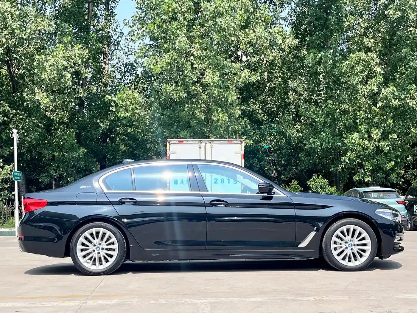 BMW 5 Series PHEV 2019 530Le Pioneer Edition — миниатюра 4