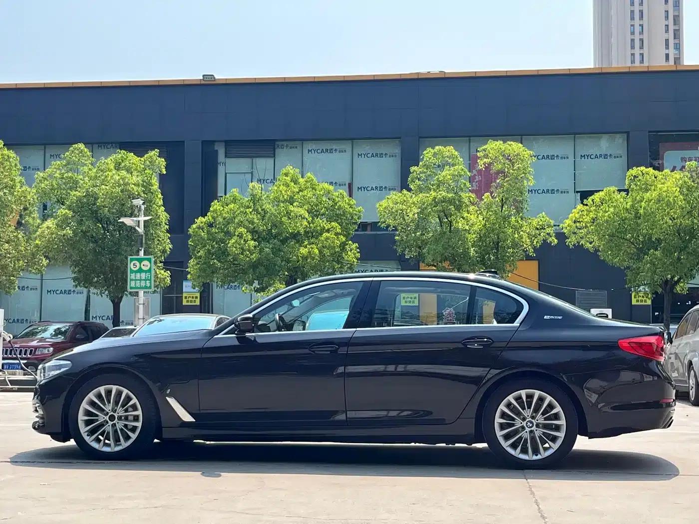 BMW 5 Series PHEV 2019 530Le Pioneer Edition — миниатюра 8