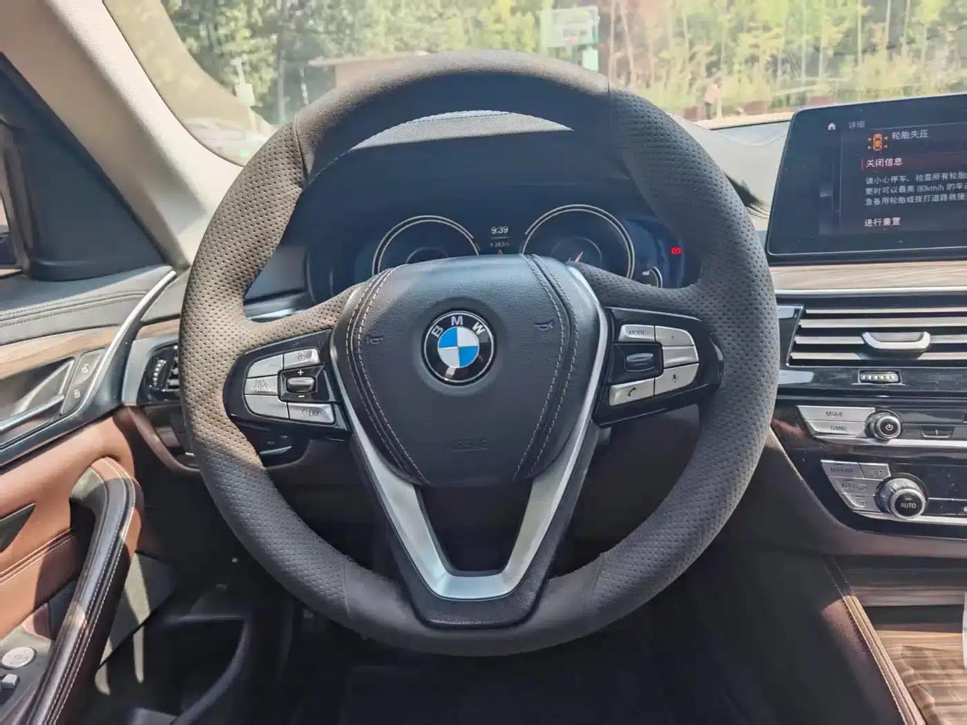 BMW 5 Series PHEV 2018 530Le Luxury Package — миниатюра 15