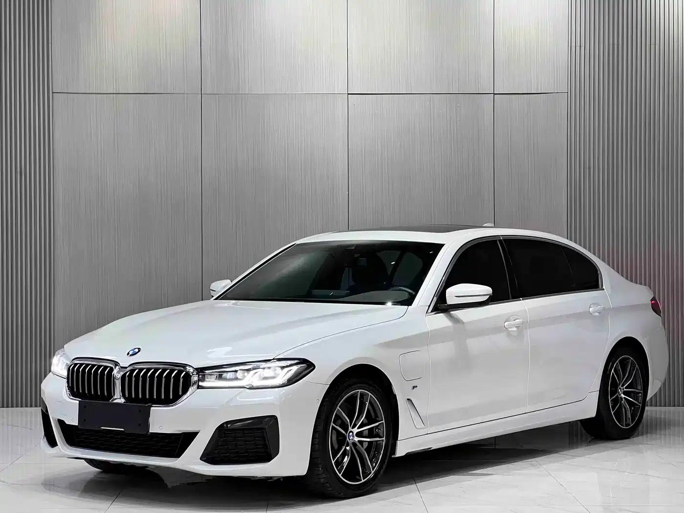 BMW 5 Series PHEV 2021 Facelift 535Le M Sport Package — миниатюра 1