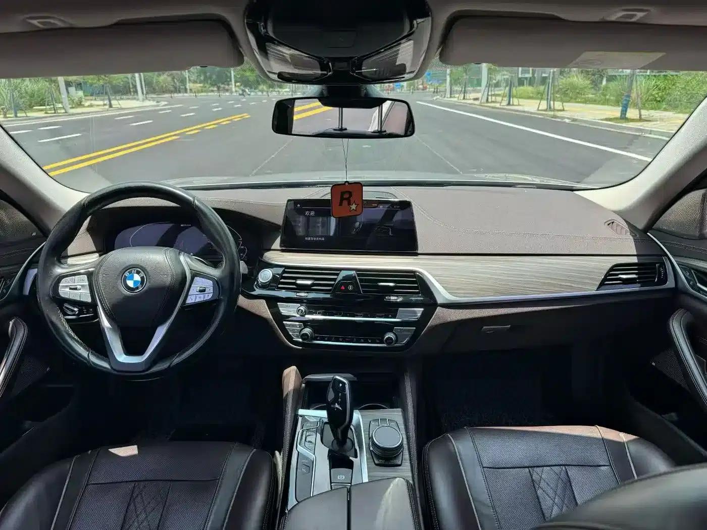 BMW 5 Series PHEV 2020 530Le Luxury Package — миниатюра 7
