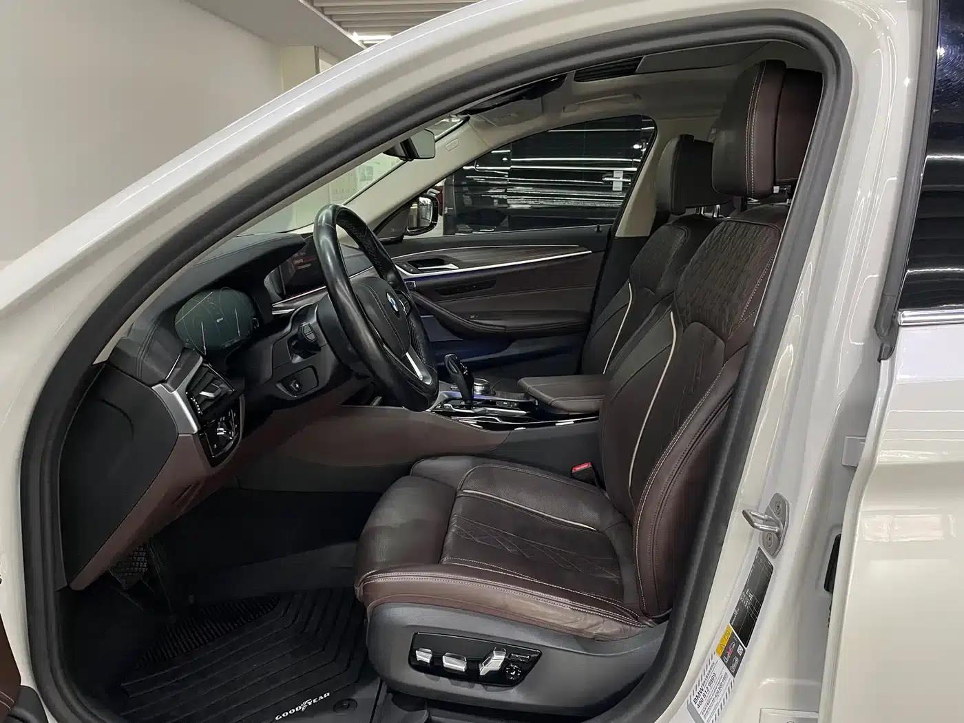 BMW 5 Series PHEV 2019 Facelift 530Le Pioneer Edition — миниатюра 11