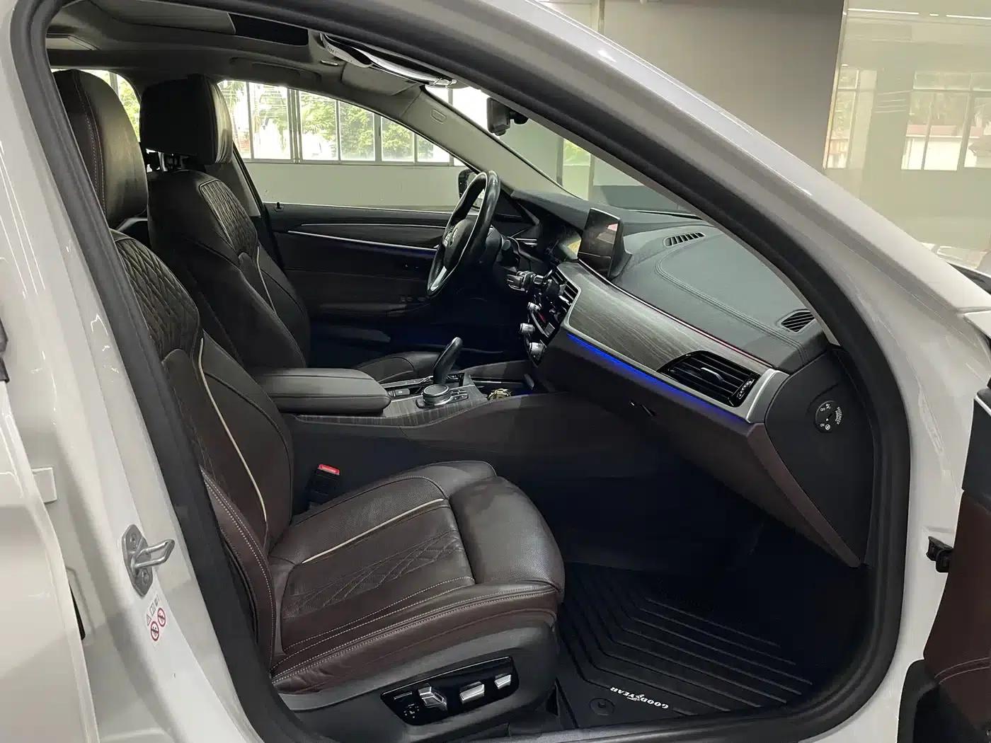 BMW 5 Series PHEV 2019 Facelift 530Le Pioneer Edition — миниатюра 12