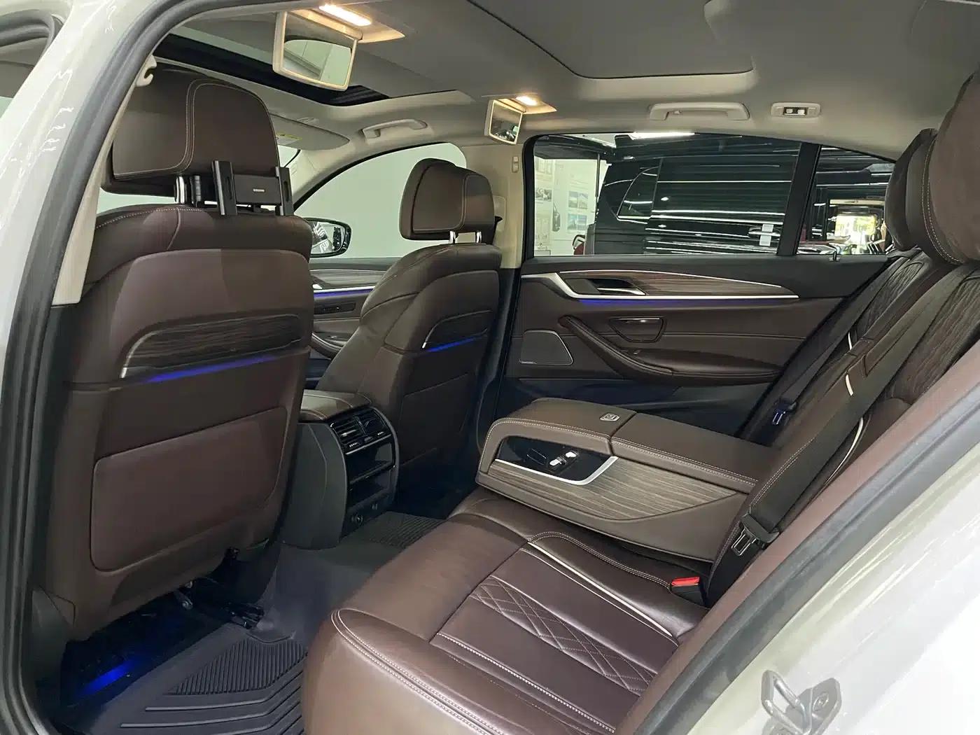 BMW 5 Series PHEV 2019 Facelift 530Le Pioneer Edition — миниатюра 16