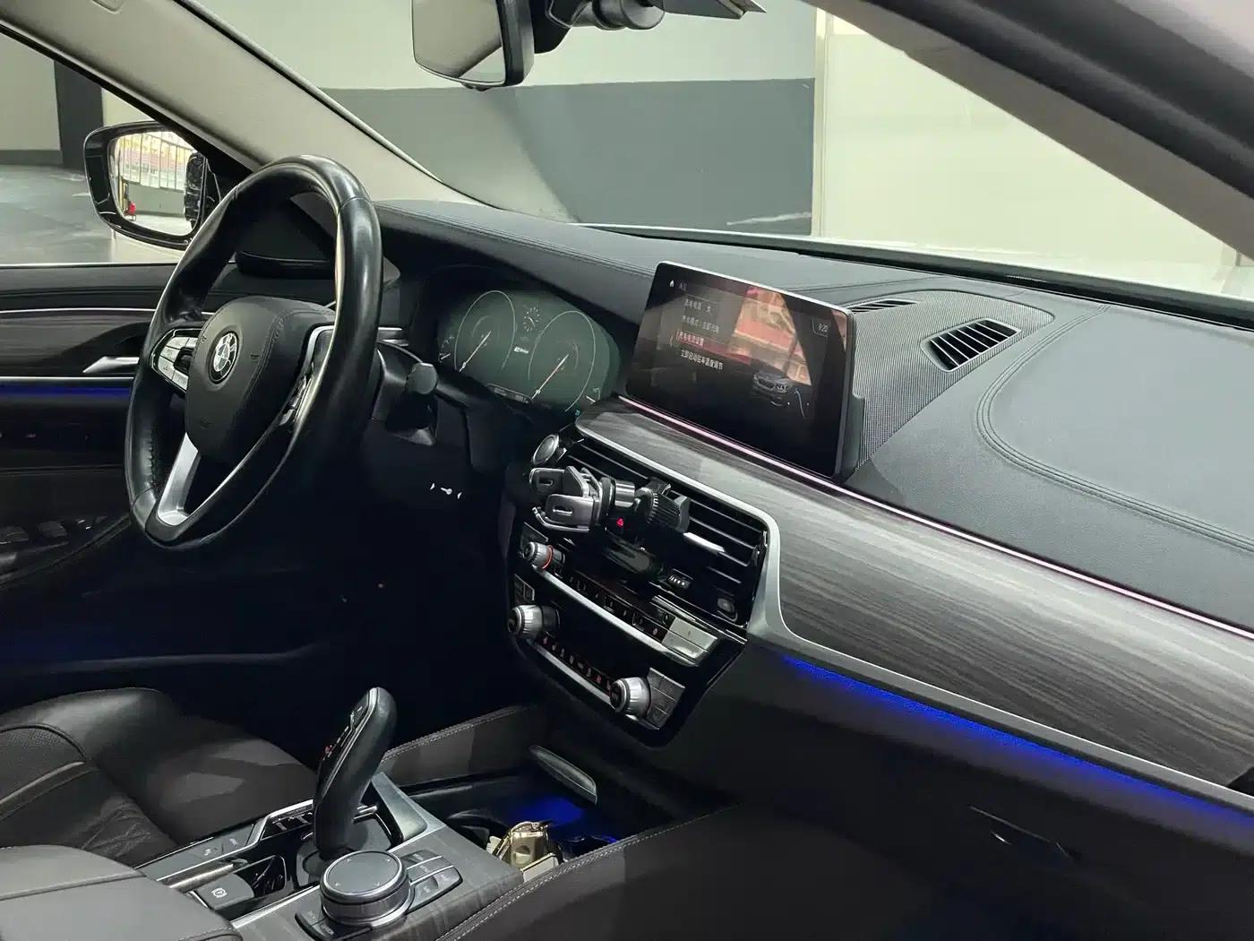 BMW 5 Series PHEV 2019 Facelift 530Le Pioneer Edition — миниатюра 19