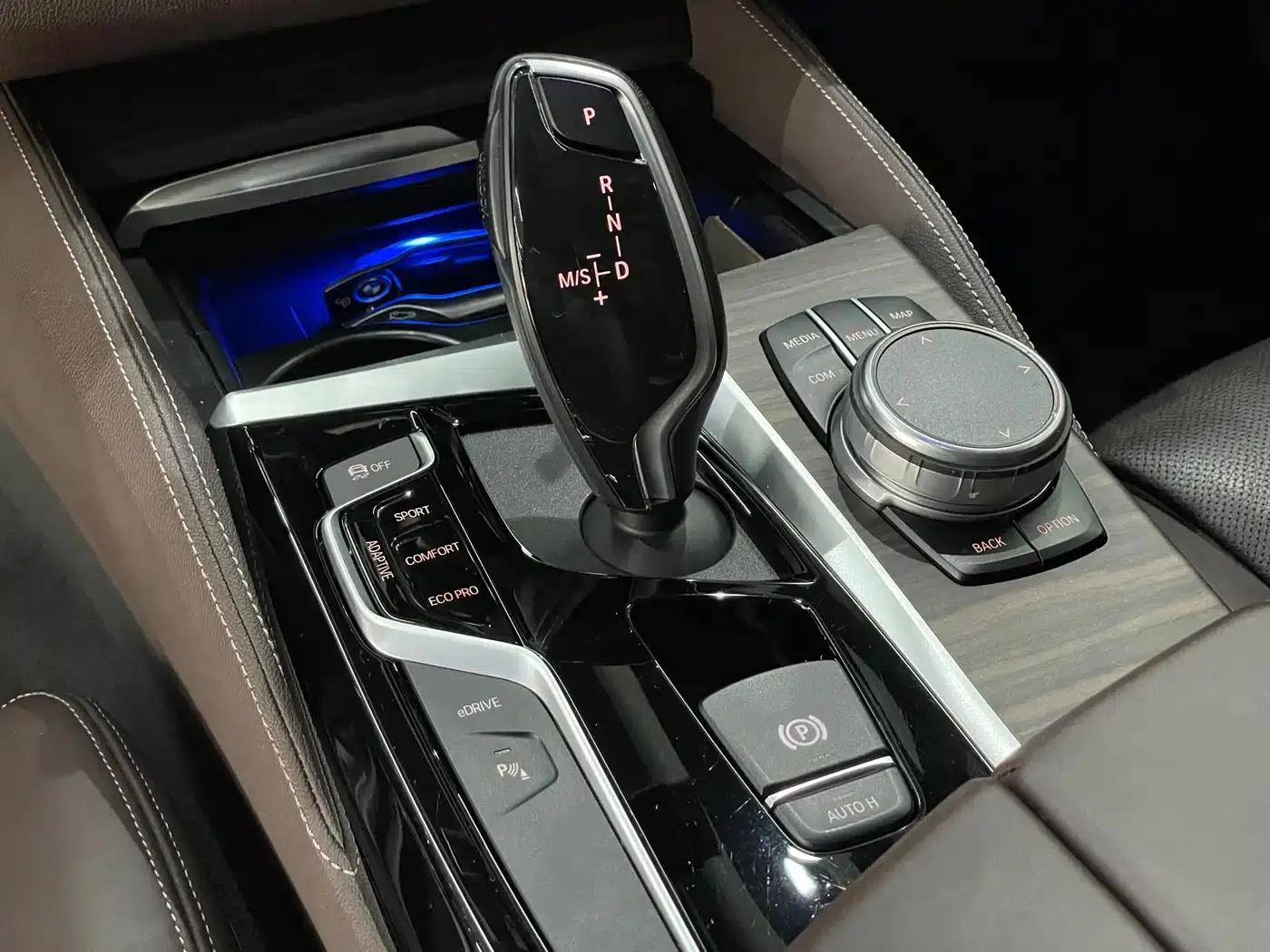 BMW 5 Series PHEV 2019 Facelift 530Le Pioneer Edition — миниатюра 20