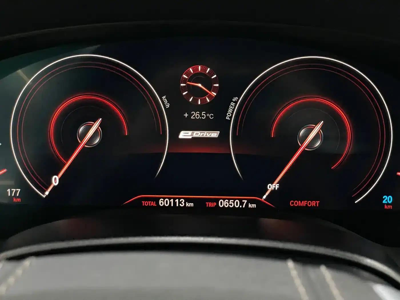 BMW 5 Series PHEV 2019 Facelift 530Le Pioneer Edition — миниатюра 25