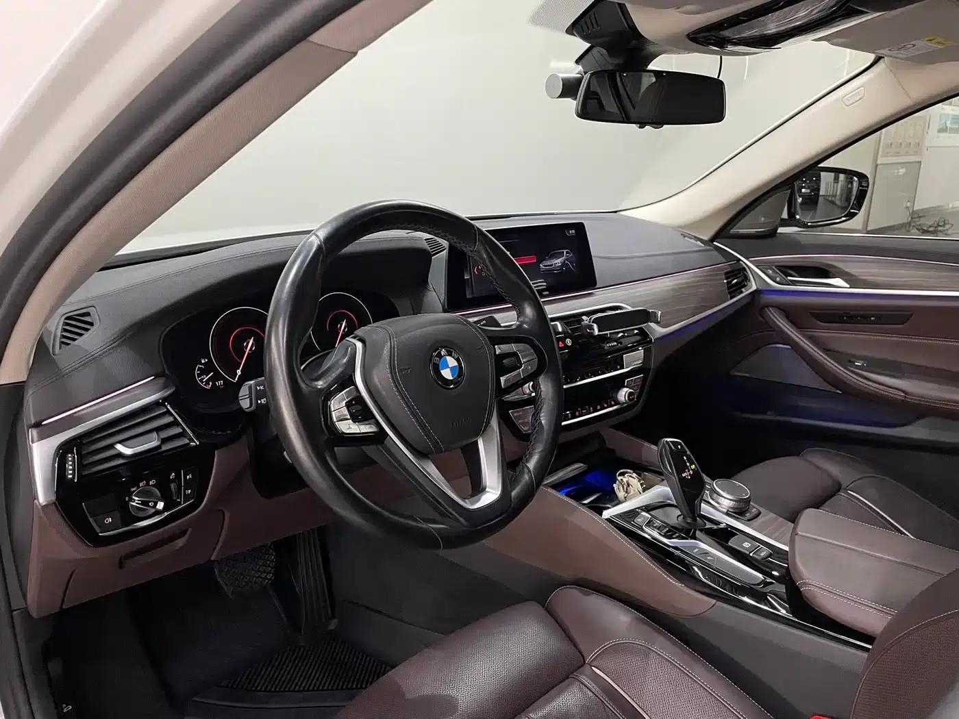 BMW 5 Series PHEV 2019 Facelift 530Le Pioneer Edition — миниатюра 10