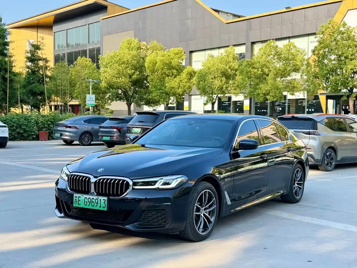 BMW 5 Series PHEV 2022 Facelift 535Le M Sport Package — миниатюра 2