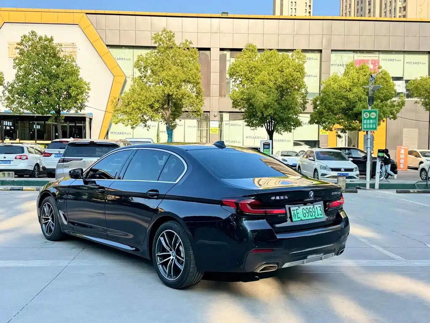 BMW 5 Series PHEV 2022 Facelift 535Le M Sport Package — миниатюра 10